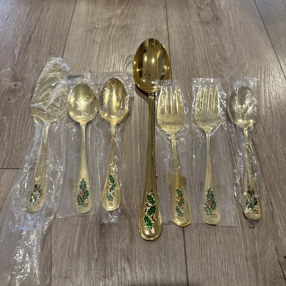7 PCs NEW Retroneu HollyDay 24K Gold Electroplated Christmas Hostess Serving Set
